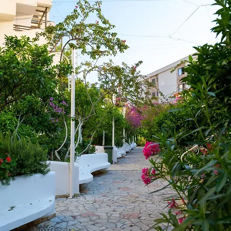 Bougainville Bay Sarande