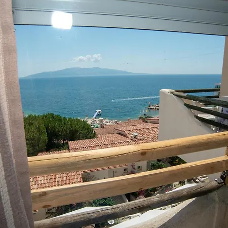 Bougainville Bay Apartment