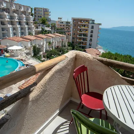 Bougainville Bay * Sarande